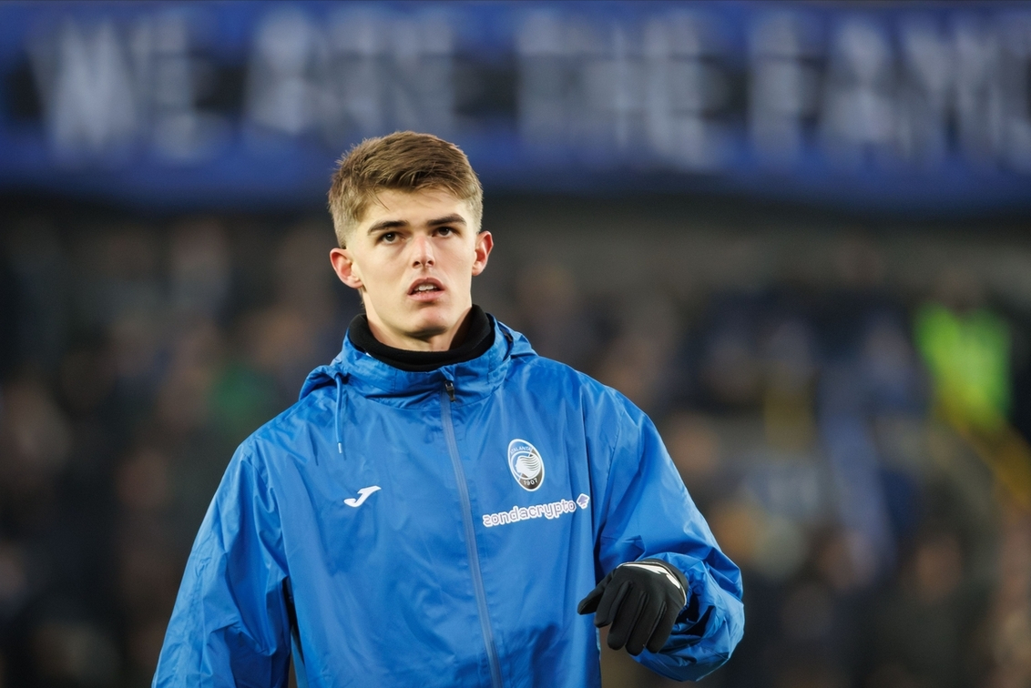 开云在线-亚特兰大训练开放日，转会期队长鼓劲引欢呼，法甲在即，训练强度明显提升(穆萨转会亚特兰大最新谈判细节)